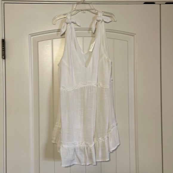 NWOT Joelle + Co White Tie-Knot Tank Size Small - Picture 1 of 4